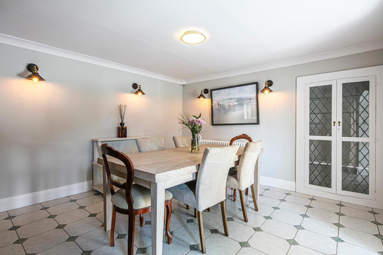 The Belle - A Lovingly Converted Grade II Listed Home From Home In เบคเวลล์ ภายนอก รูปภาพ